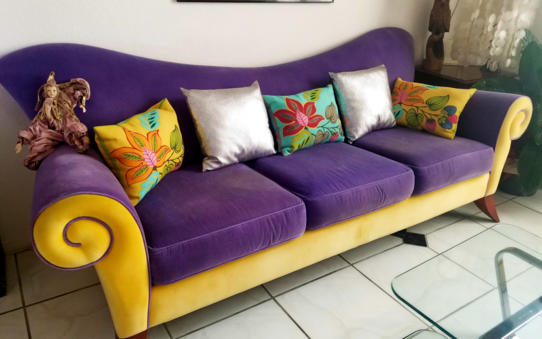 Come to our ‘Neon Luxury’ sale this weekend!