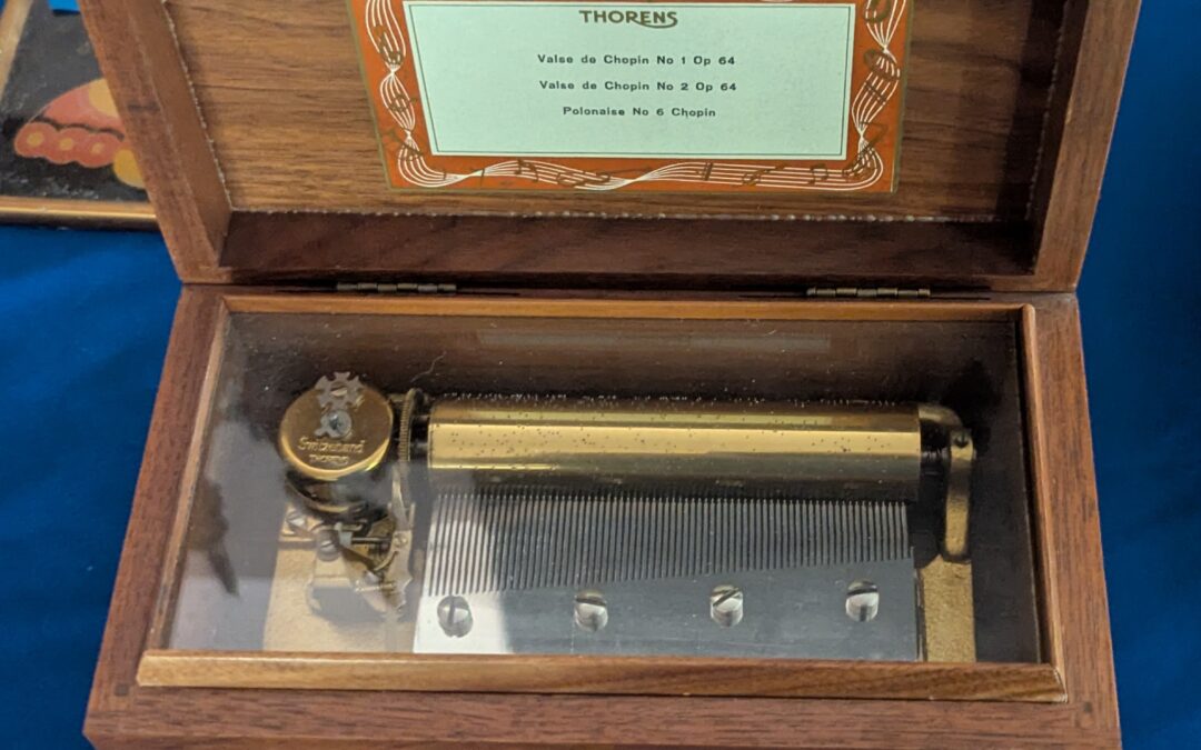 Las Vegas Antique Auction – Estate Treasures