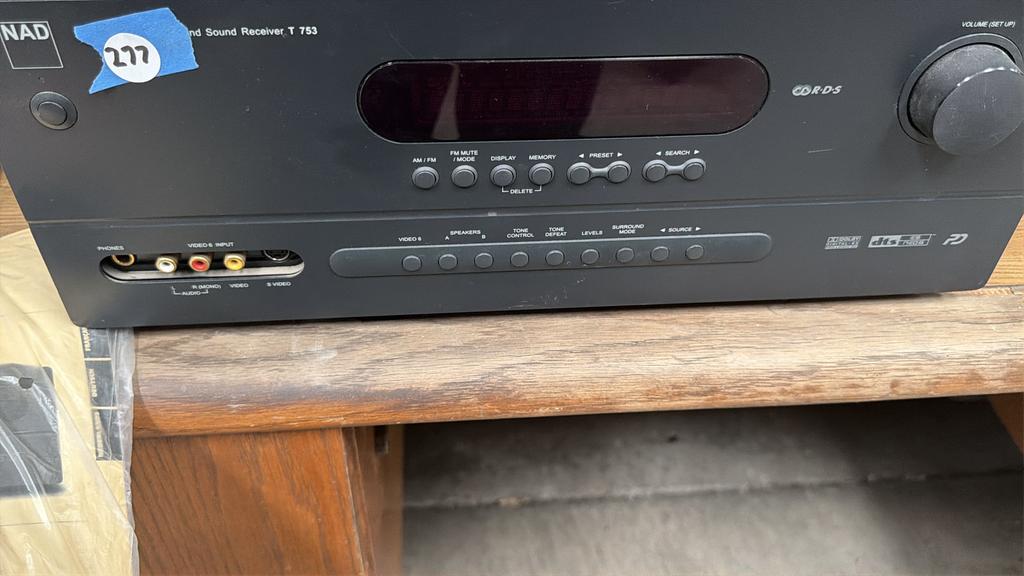 NAD T753 surround sound receiver in online estate auction