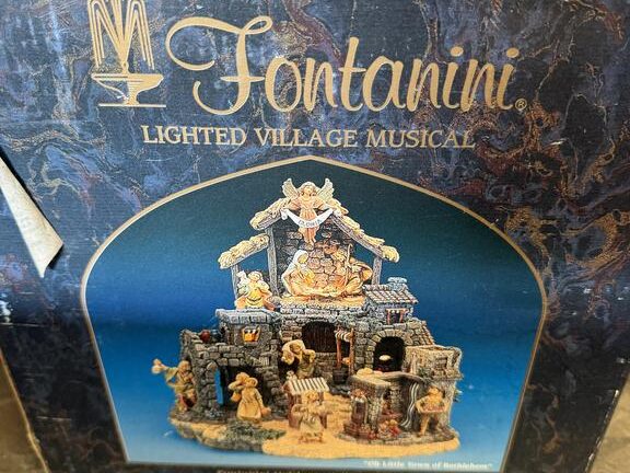 Fontanini lighted musical village Christmas display set